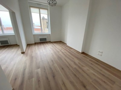 APPARTEMENT T2 - ST ETIENNE CENTRE VILLE - 54.13 m2 - LOUÉ