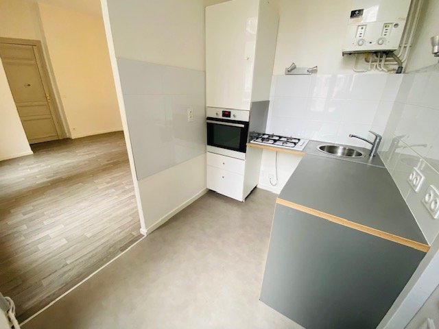 APPARTEMENT T2 A LOUER - ST ETIENNE CENTRE VILLE/REPUBLIQUE/FOURNEYRON - 43.95 m2 - 482 &euro; charges comprises par mois