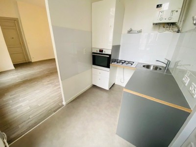 APPARTEMENT T2 A LOUER - ST ETIENNE CENTRE VILLE/REPUBLIQUE/FOURNEYRON - 43.95 m2 - 482 &euro; charges comprises par mois