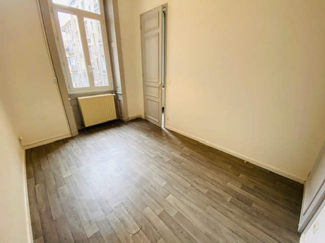 APPARTEMENT T2 A LOUER - ST ETIENNE CENTRE VILLE/REPUBLIQUE/FOURNEYRON - 43.95 m2 - 482 &euro; charges comprises par mois