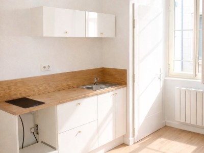 2 Pi�ces Refait � Neuf A LOUER - ST ETIENNE CHATEAUCREUX/FOURNEYRON - 32.77 m2 - 490�&euro; charges comprises par mois