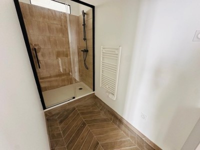 2 Pi�ces Refait � Neuf A LOUER - ST ETIENNE CHATEAUCREUX/FOURNEYRON - 32.77 m2 - 490�&euro; charges comprises par mois