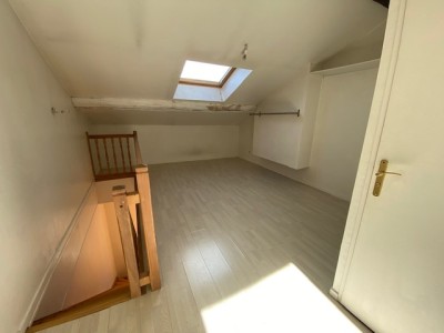 T2 en Duplex A LOUER - ST ETIENNE CHAVANELLE - 35.11 m2 - 398 &euro; charges comprises par mois