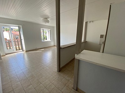 APPARTEMENT T2 - ST ETIENNE COLLINE DES PERES - 56.83 m2 - LOUÉ