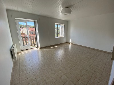 APPARTEMENT T2 - ST ETIENNE COLLINE DES PERES - 56.83 m2 - LOUÉ
