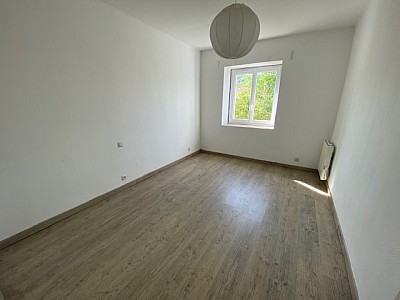 APPARTEMENT T2 - ST ETIENNE COLLINE DES PERES - 56.83 m2 - LOUÉ