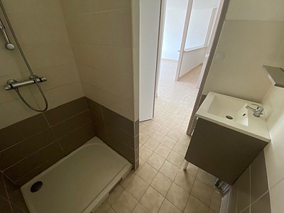 APPARTEMENT T2 - ST ETIENNE COLLINE DES PERES - 56.83 m2 - LOUÉ