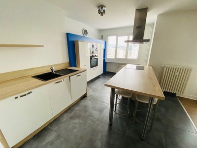 Grand T2 A LOUER - ST ETIENNE Convention/Fauriel - 56.6 m2 - 635�&euro; charges comprises par mois