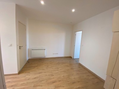 APPARTEMENT T2 A LOUER - ST ETIENNE FAC TREFILERIE/CENTRE II - 31.25 m2 - 460 &euro; charges comprises par mois