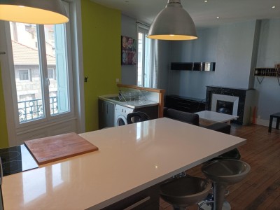 APPARTEMENT T2 A LOUER - ST ETIENNE FAC TREFILERIE - 66.89 m2 - 515 € charges comprises par mois