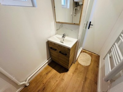 T2 Meubl� A LOUER - ST ETIENNE Fac Tr�filerie - 33.81 m2 - 395�&euro; charges comprises par mois