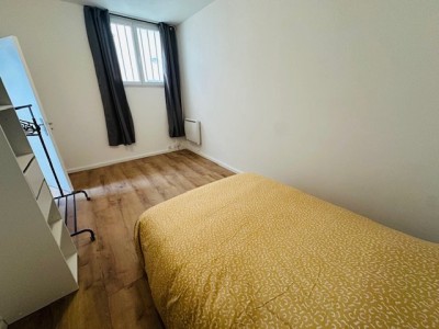 T2 MEUBLE A LOUER - ST ETIENNE FAC TREFILERIE - 33.59 m2 - 395�&euro; charges comprises par mois