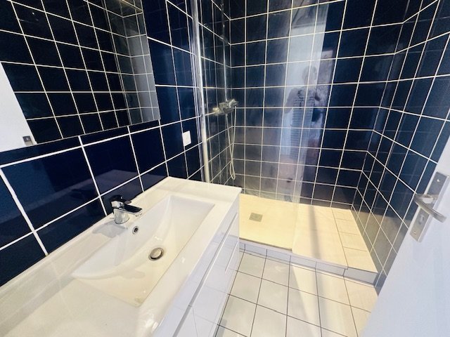 APPARTEMENT T2 - ST ETIENNE Fac Tr�filerie - 42.95 m2 - LOU&Eacute;