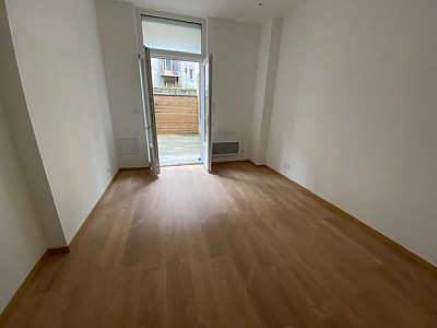 T2 avec Terrasse A LOUER - ST ETIENNE FACULTE CENTRE DEUX - 30.15 m2 - 480 € charges comprises par mois