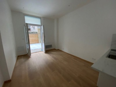 T2 avec Terrasse A LOUER - ST ETIENNE FACULTE CENTRE DEUX - 30.15 m2 - 480 € charges comprises par mois