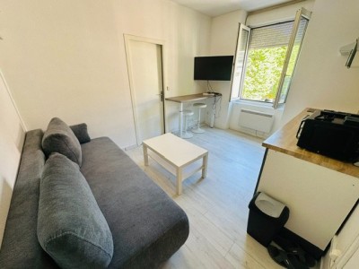 Petit 2 pièces Meublé A LOUER - ST ETIENNE Fauriel/Métare - 21.83 m2 - 430 &euro; charges comprises par mois