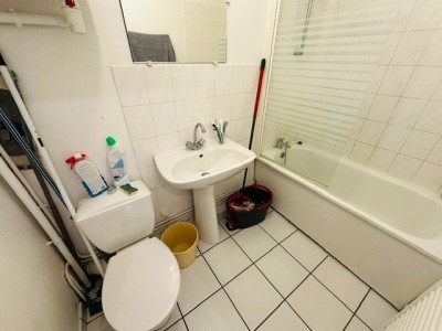 Petit 2 pièces Meublé A LOUER - ST ETIENNE Fauriel/Métare - 21.83 m2 - 430 &euro; charges comprises par mois