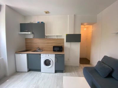 Petit 2 pièces Meublé A LOUER - ST ETIENNE Fauriel/Métare - 21.83 m2 - 430 &euro; charges comprises par mois