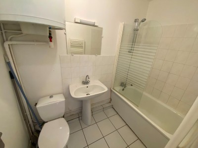 Petit 2 pièces Meublé A LOUER - ST ETIENNE Fauriel/Métare - 21.83 m2 - 430 &euro; charges comprises par mois