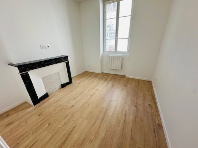 APPARTEMENT T2 A LOUER - ST ETIENNE FOURNEYRON/CHATEAUCREUX - 31.36 m2 - 470�&euro; charges comprises par mois