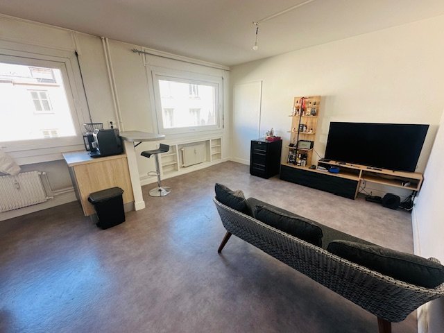 2 pi�ces Semi-�quip�e - ST ETIENNE Grand Poste - 39.11 m2 - LOU&Eacute;