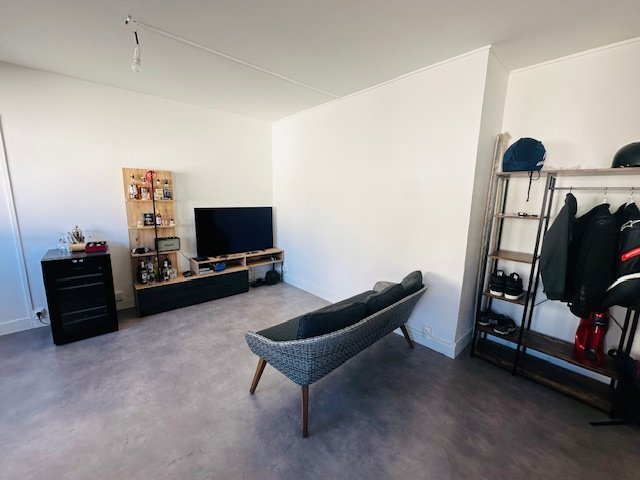 2 pi�ces Semi-�quip�e - ST ETIENNE Grand Poste - 39.11 m2 - LOU&Eacute;