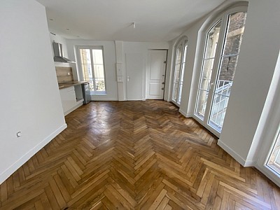 APPARTEMENT T2 A LOUER - ST ETIENNE HOTEL DE VILLE - 42.86 m2 - 515€ charges comprises par mois