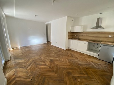 APPARTEMENT T2 A LOUER - ST ETIENNE HOTEL DE VILLE - 42.86 m2 - 515€ charges comprises par mois