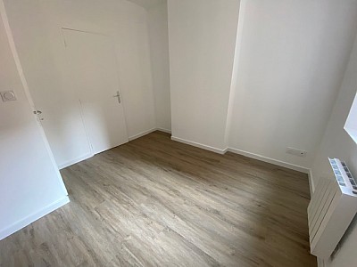 APPARTEMENT T2 A LOUER - ST ETIENNE HOTEL DE VILLE - 30.3 m2 - 465€ charges comprises par mois