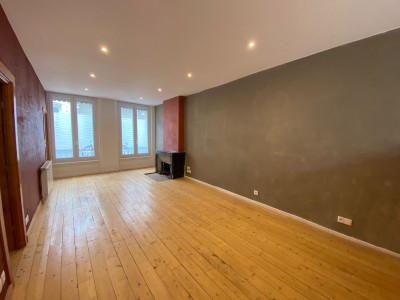 APPARTEMENT T2 A LOUER - ST ETIENNE HYPER CENTRE/DORIAN - 62.88 m2 - 550 € charges comprises par mois
