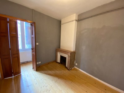 APPARTEMENT T2 A LOUER - ST ETIENNE HYPER CENTRE/DORIAN - 62.88 m2 - 550 € charges comprises par mois