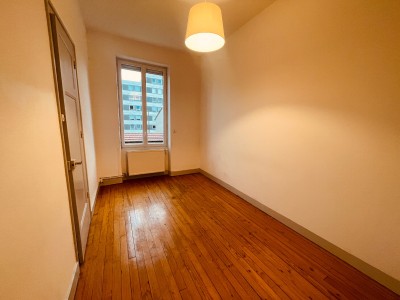 APPARTEMENT T2 - ST ETIENNE JACQUARD - 59.57 m2 - LOUÉ