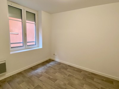 APPARTEMENT T2 A LOUER - ST ETIENNE JEAN-JAURES - 32.42 m2 - 390€ charges comprises par mois