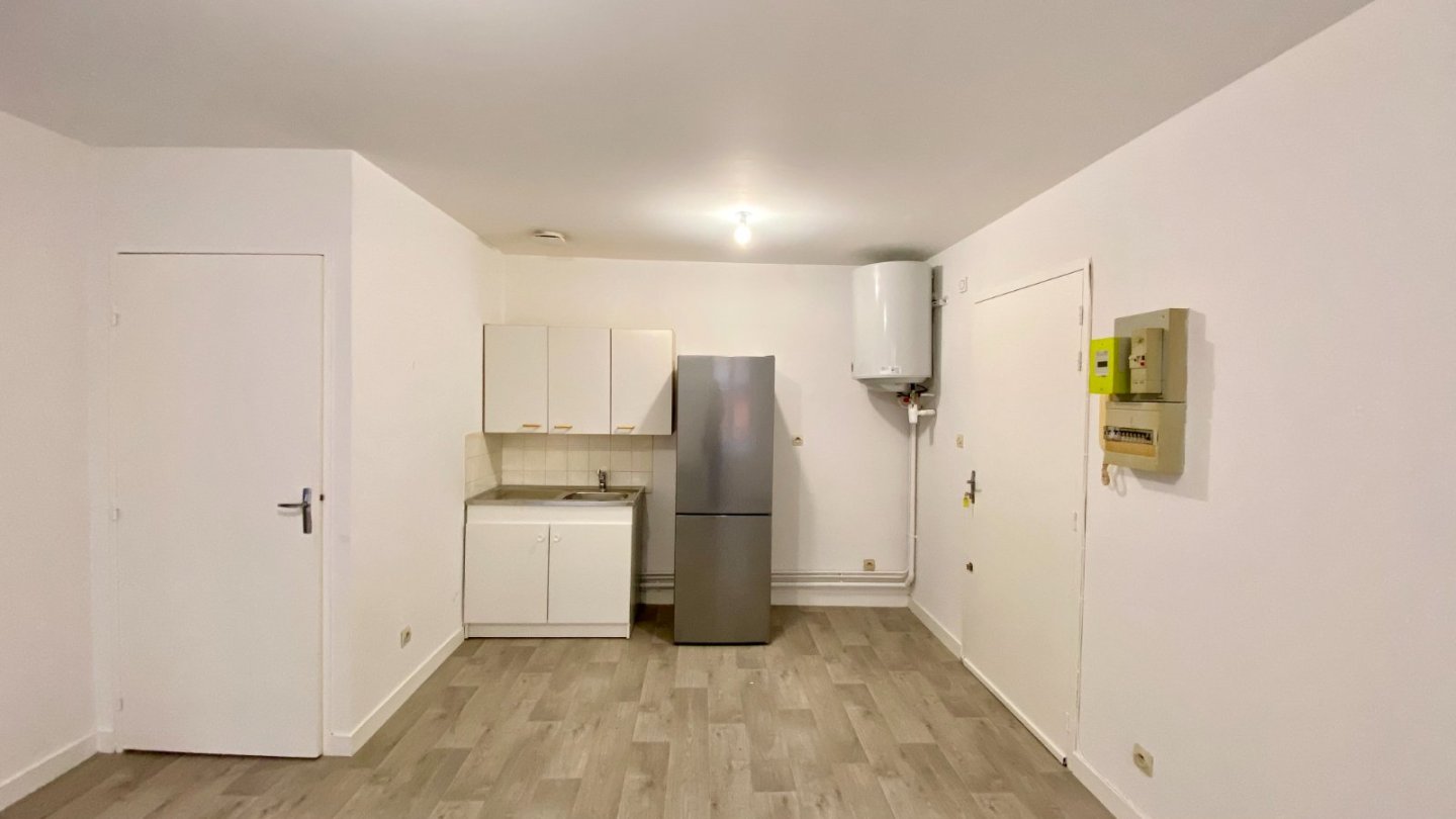 APPARTEMENT T2 - ST ETIENNE JEAN-JAURES - 32.42 m2 - LOU&Eacute;