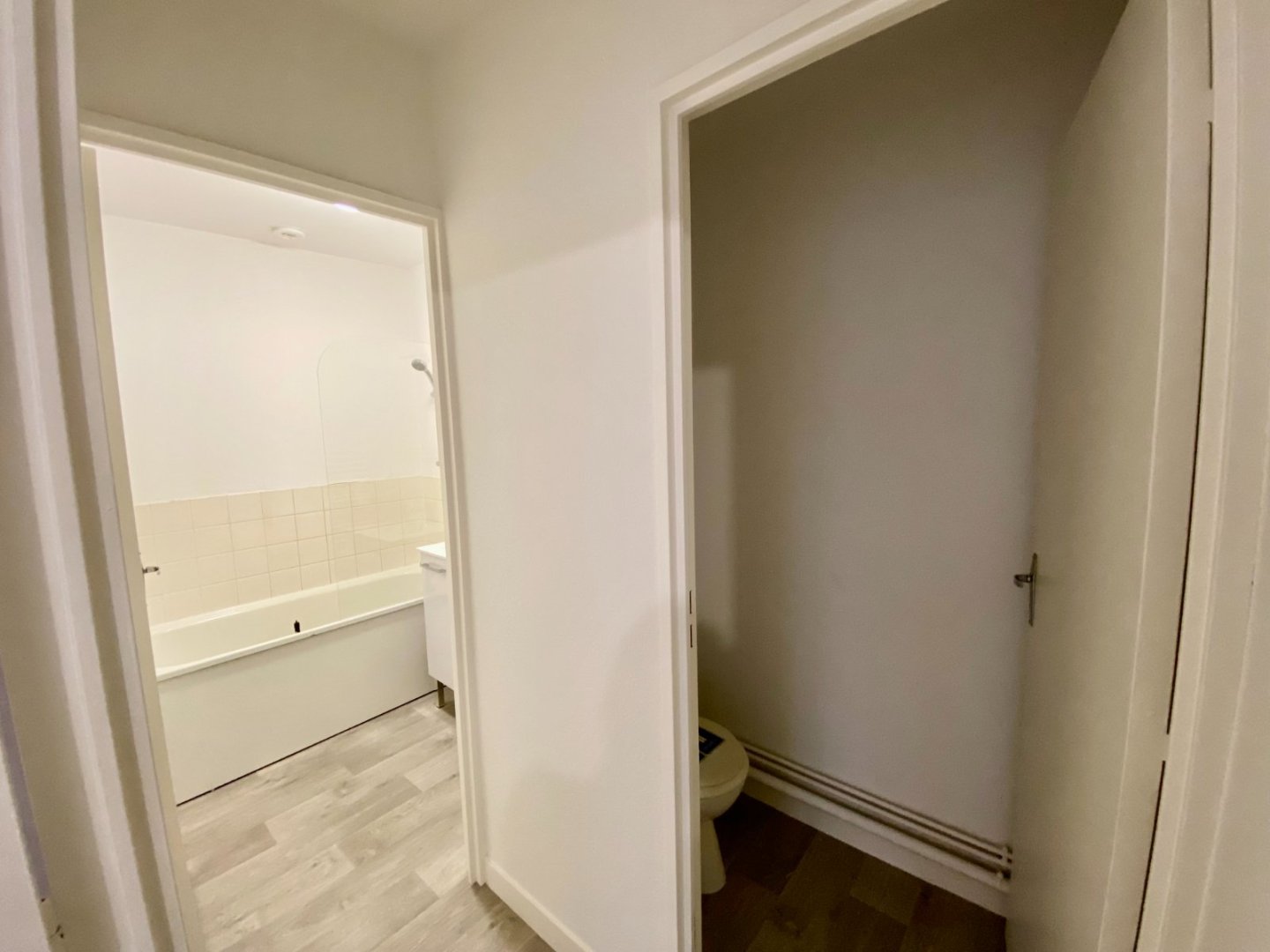 APPARTEMENT T2 - ST ETIENNE JEAN-JAURES - 32.42 m2 - LOU&Eacute;