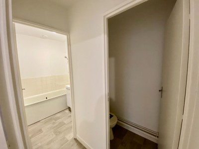 APPARTEMENT T2 A LOUER - ST ETIENNE JEAN-JAURES - 32.42 m2 - 390€ charges comprises par mois