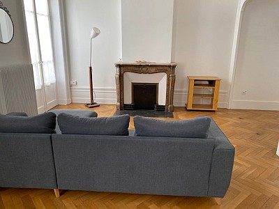 2 Pièces Meublé A LOUER - ST ETIENNE JEAN JAURES - 64.53 m2 - 600 € charges comprises par mois