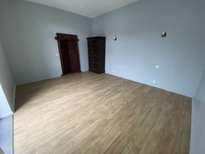 APPARTEMENT T2 - ST ETIENNE LA RIVIERE - 80.37 m2 - LOUÉ