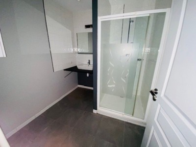 APPARTEMENT T2 - ST ETIENNE LA RIVIERE - 80.37 m2 - LOUÉ