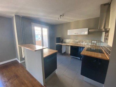 2 Pièces avec balcon - ST ETIENNE LA TERRASSE - 57.1 m2 - LOUÉ