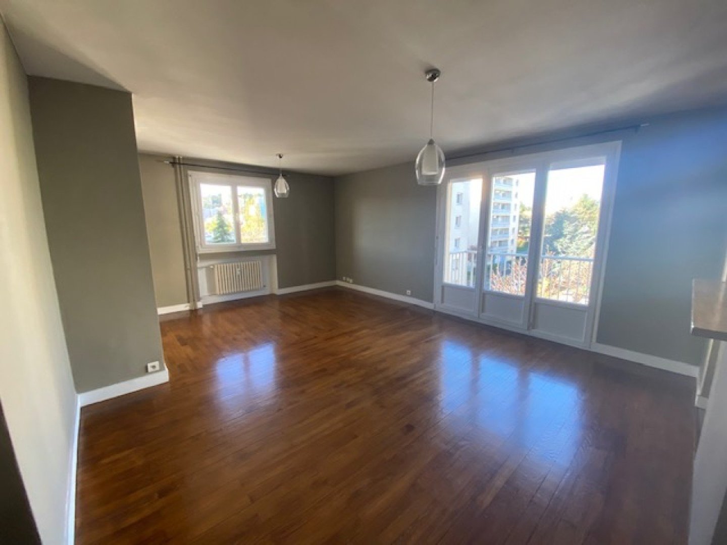 2 Pièces avec balcon - ST ETIENNE LA TERRASSE - 57.1 m2 - LOU&Eacute;