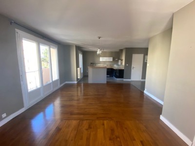 2 Pièces avec balcon - ST ETIENNE LA TERRASSE - 57.1 m2 - LOUÉ