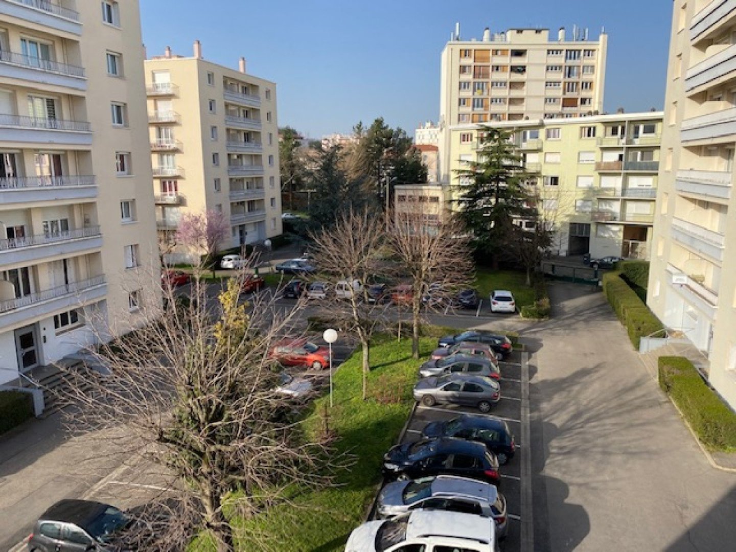 2 Pièces avec balcon - ST ETIENNE LA TERRASSE - 57.1 m2 - LOU&Eacute;