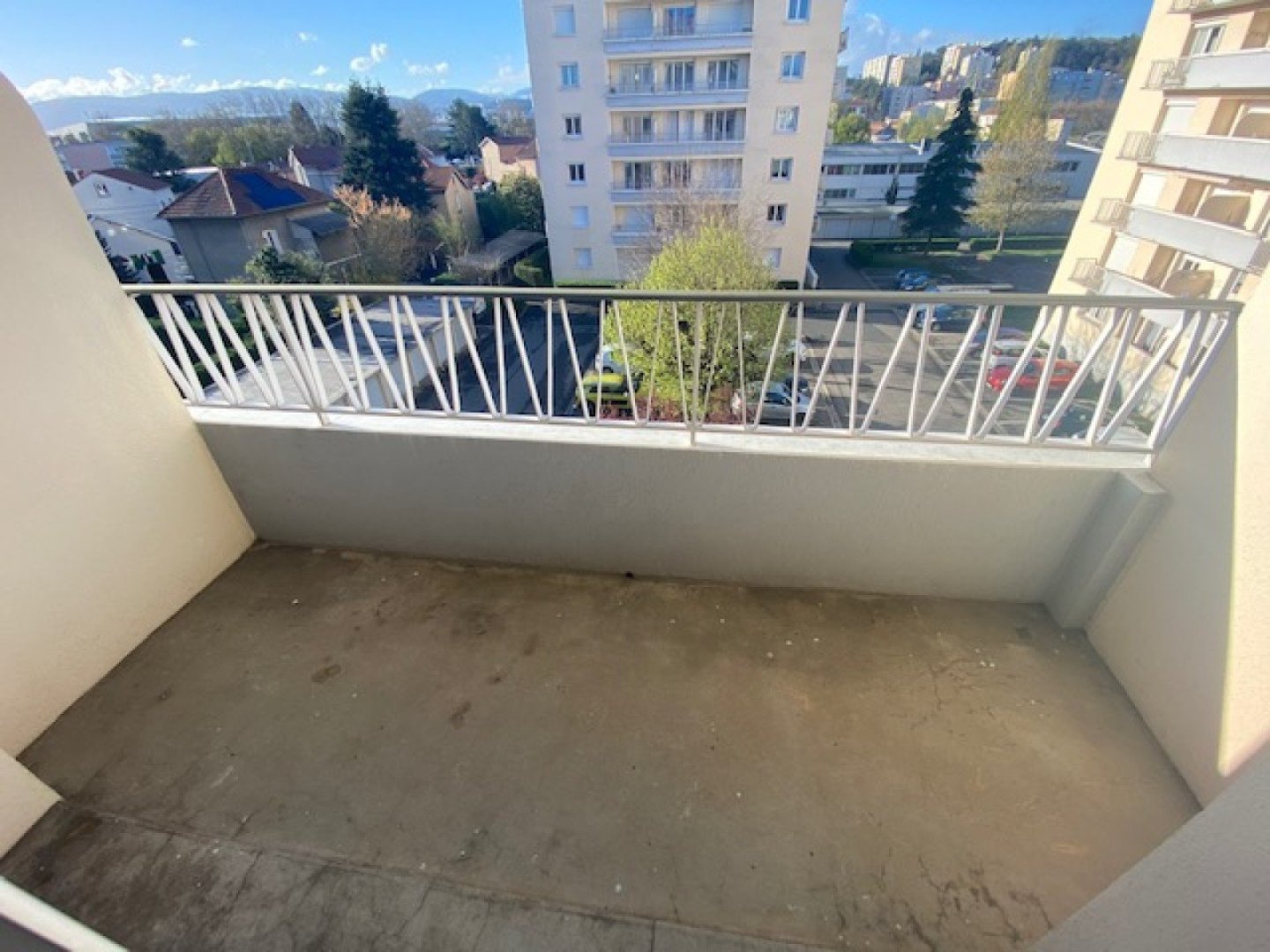 2 Pièces avec balcon - ST ETIENNE LA TERRASSE - 57.1 m2 - LOU&Eacute;