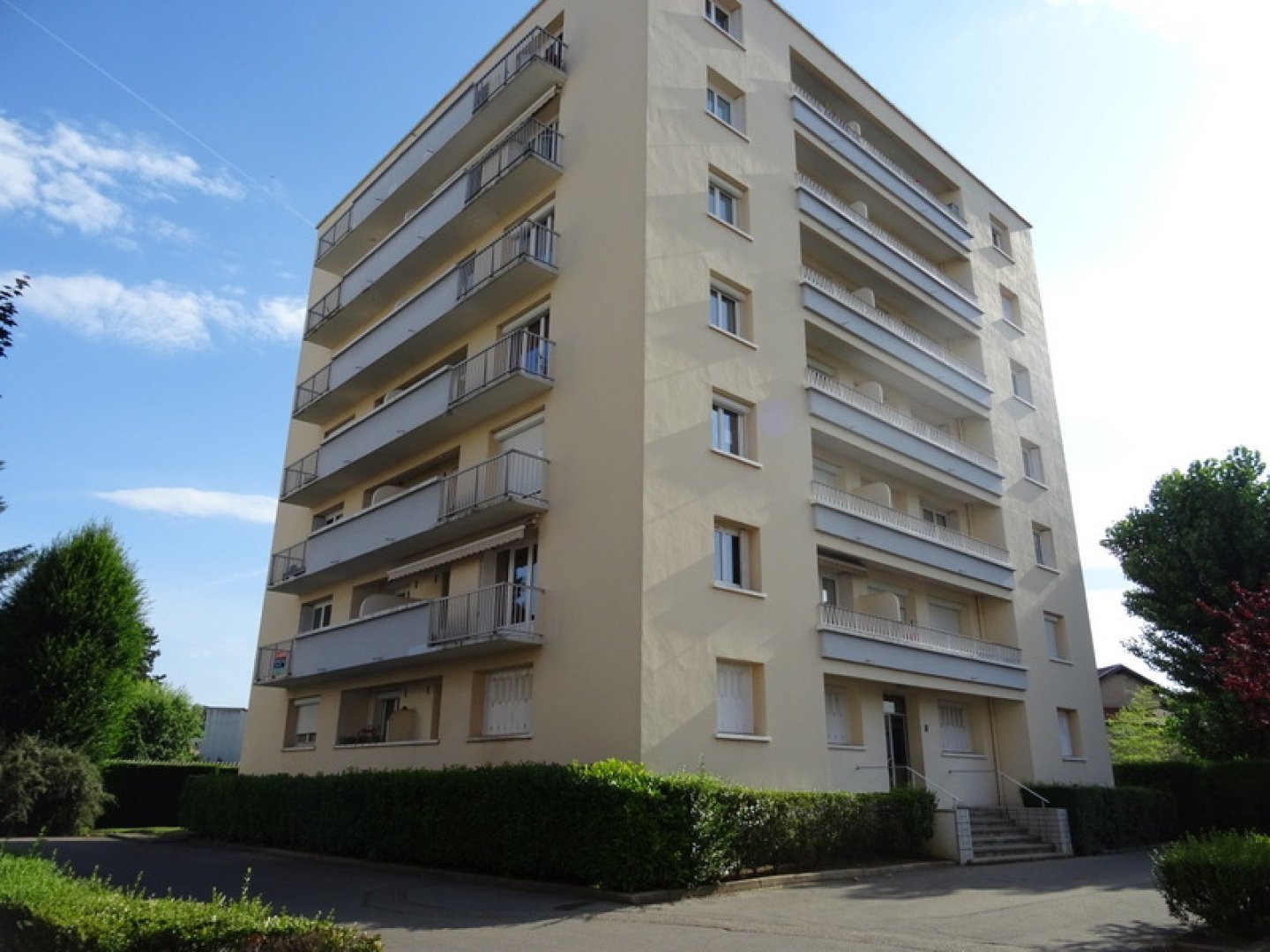 2 Pièces avec balcon - ST ETIENNE LA TERRASSE - 57.1 m2 - LOU&Eacute;
