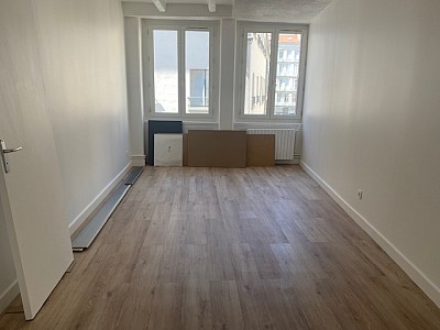 APPARTEMENT T2 A LOUER - ST ETIENNE Libration/Rpublique - 49.85 m2 - 530€ charges comprises par mois