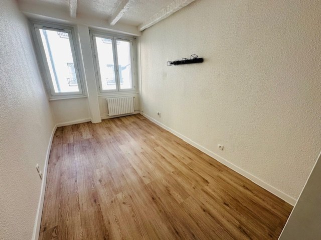 APPARTEMENT T2 - ST ETIENNE Libération/République - 49.85 m2 - LOU&Eacute;
