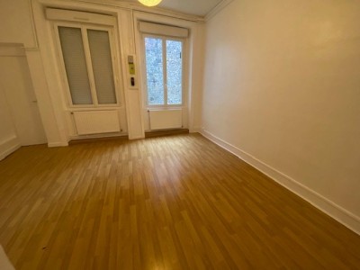 APPARTEMENT T2 - ST ETIENNE PALAIS DE JUSTICE - 61.4 m2 - LOUÉ