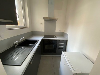 APPARTEMENT T2 A LOUER - ST ETIENNE Place Anatole France - 41.45 m2 - 428 € charges comprises par mois