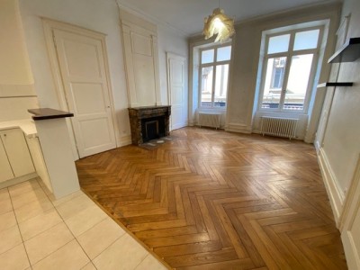 APPARTEMENT T2 - ST ETIENNE Place Boivin - 59.85 m2 - LOUÉ